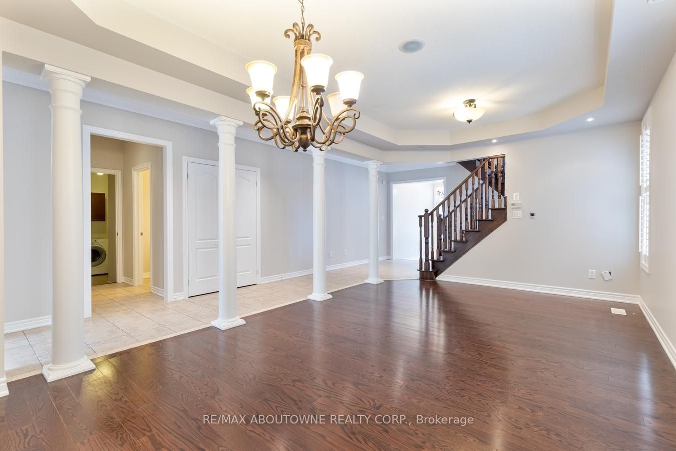 2232 Millstone Drive, Oakville, ON, L6M 0G1 - 9