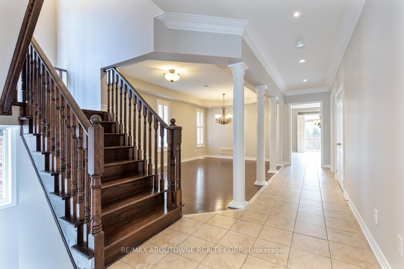 2232 Millstone Drive, Oakville, ON, L6M 0G1 - 6