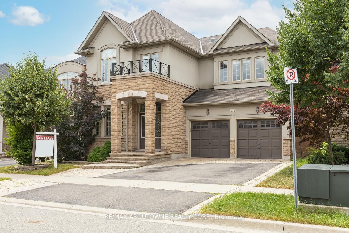 2232 Millstone Drive, Oakville, ON, L6M 0G1 - 2