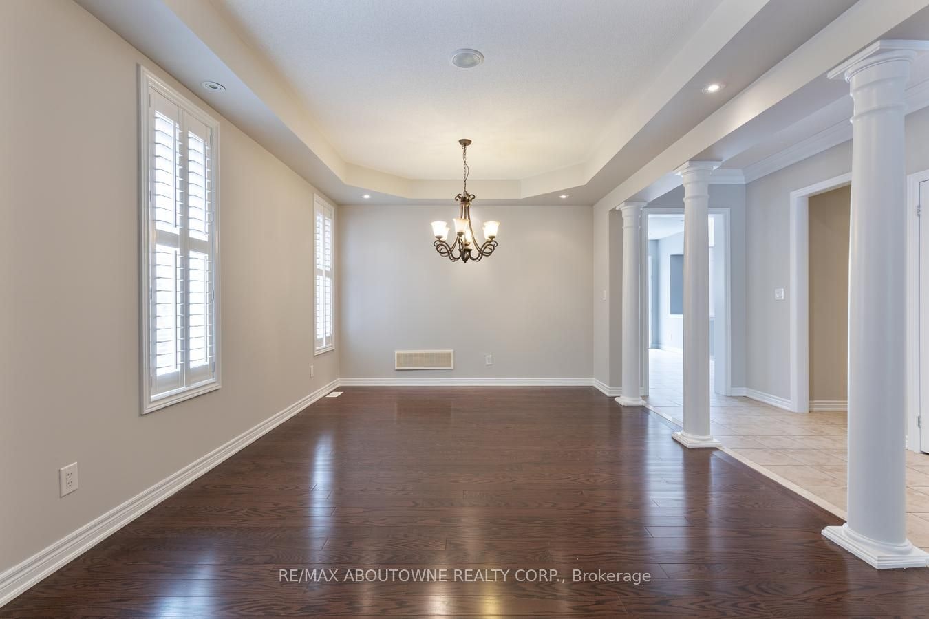 2232 Millstone Drive, Oakville, ON, L6M 0G1 - 8