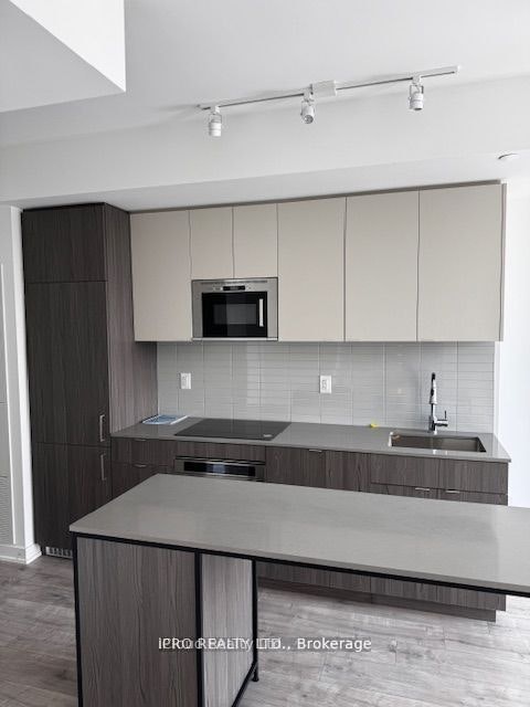 617-220 Missinnihe Way, Mississauga, ON, L5H 1G5 - 3