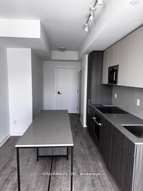 617-220 Missinnihe Way, Mississauga, ON, L5H 1G5 - 4