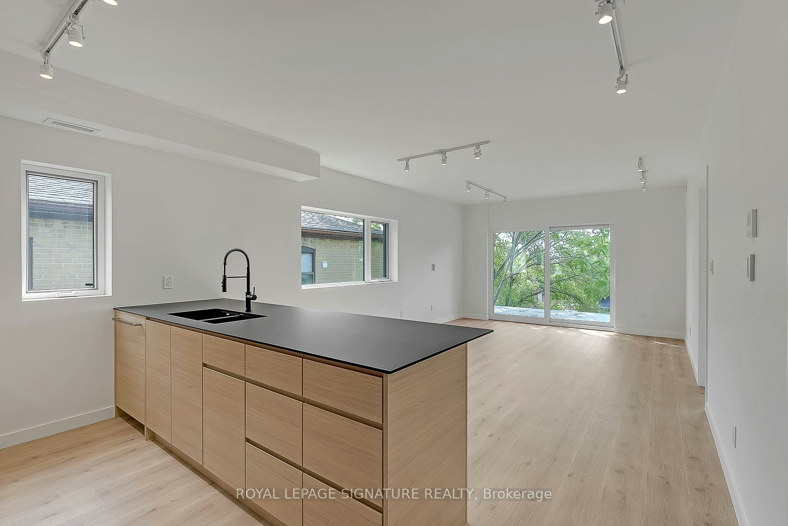 4-1254 Davenport Road, Toronto, ON, M6H 2G9 - 4