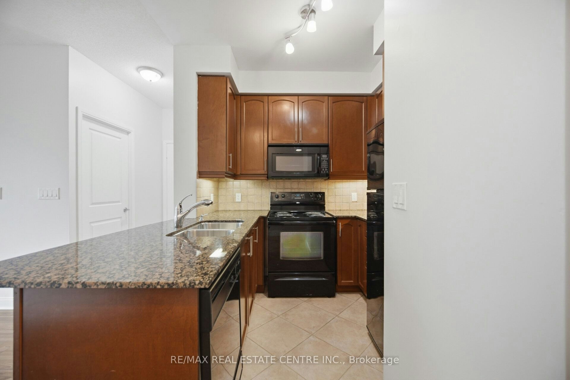 205-90 Absolute Avenue, Mississauga, ON, L4Z 0A3 - 11