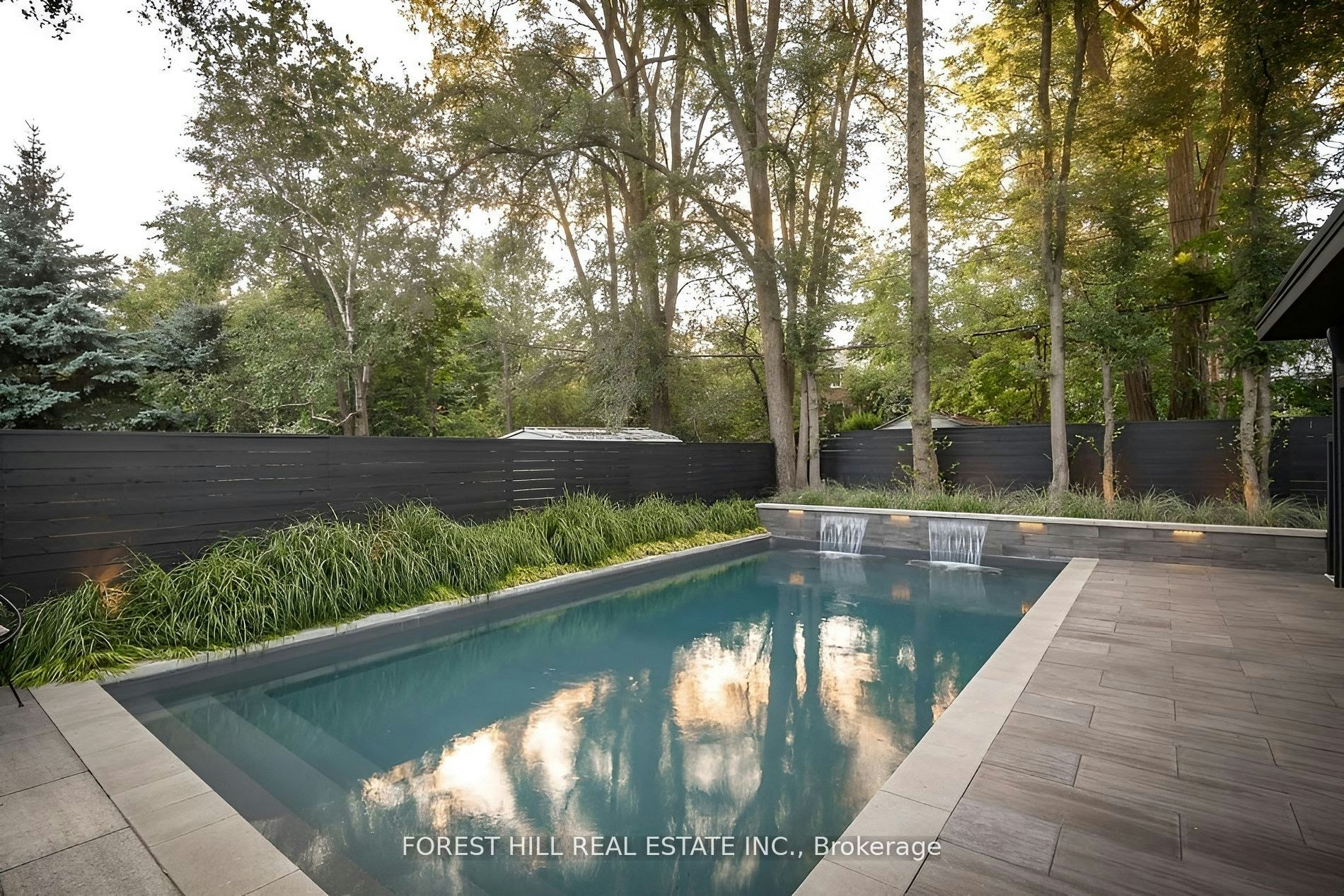 8 Nora Road, Toronto, ON, M9A 1C9 - 50