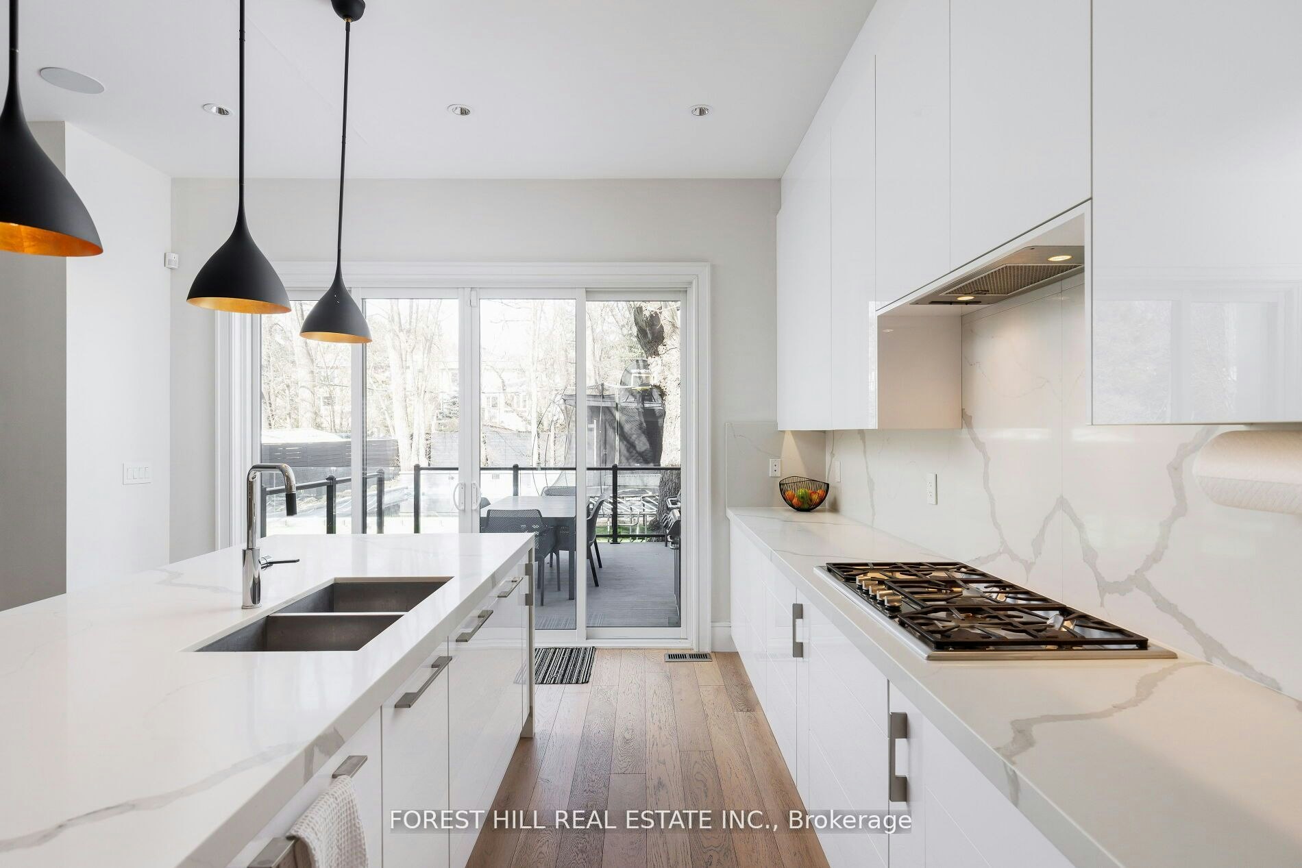 8 Nora Road, Toronto, ON, M9A 1C9 - 14