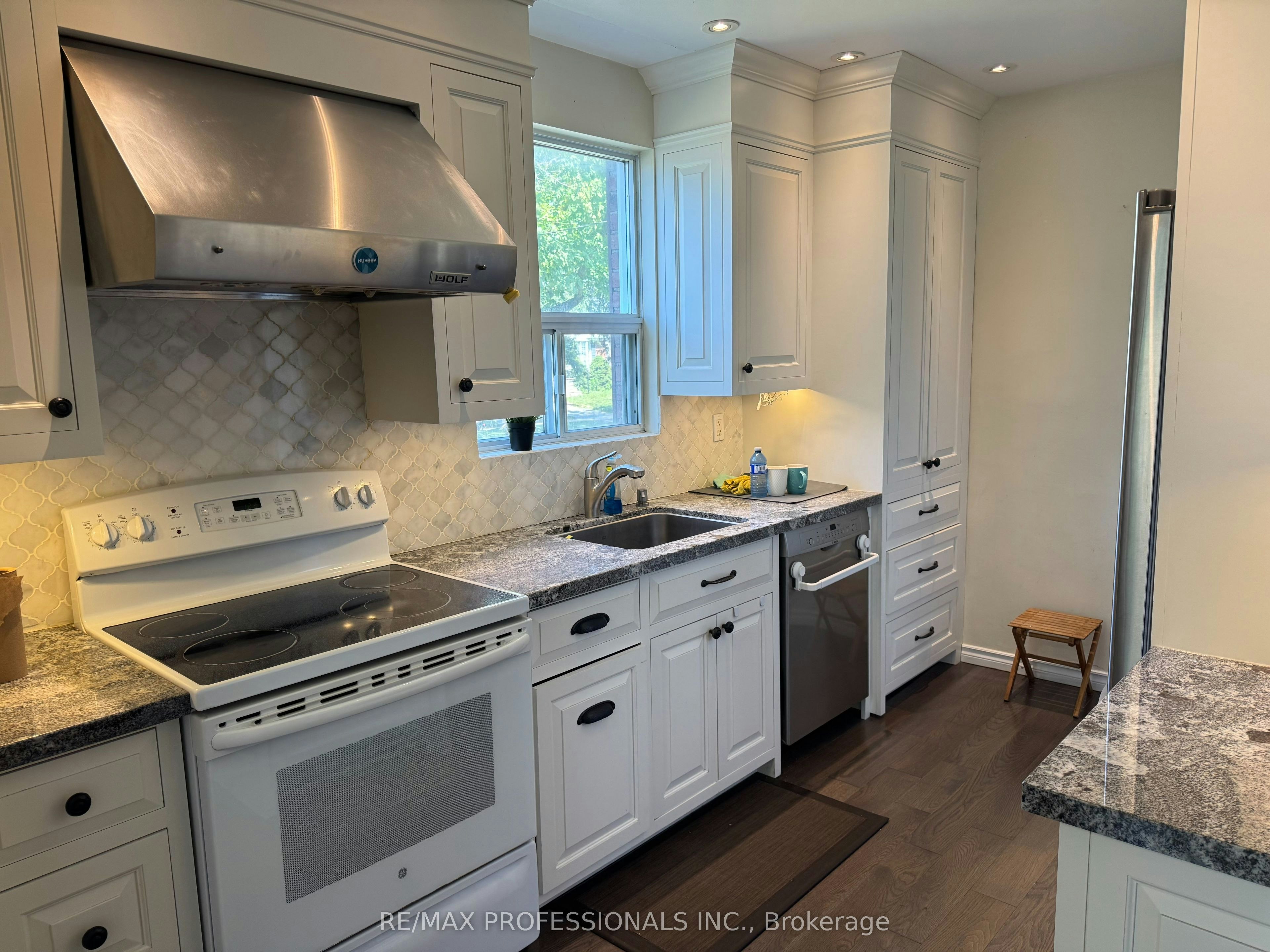 Main-145 Yorkview Drive, Toronto, ON, M8Z 2G5 - 3