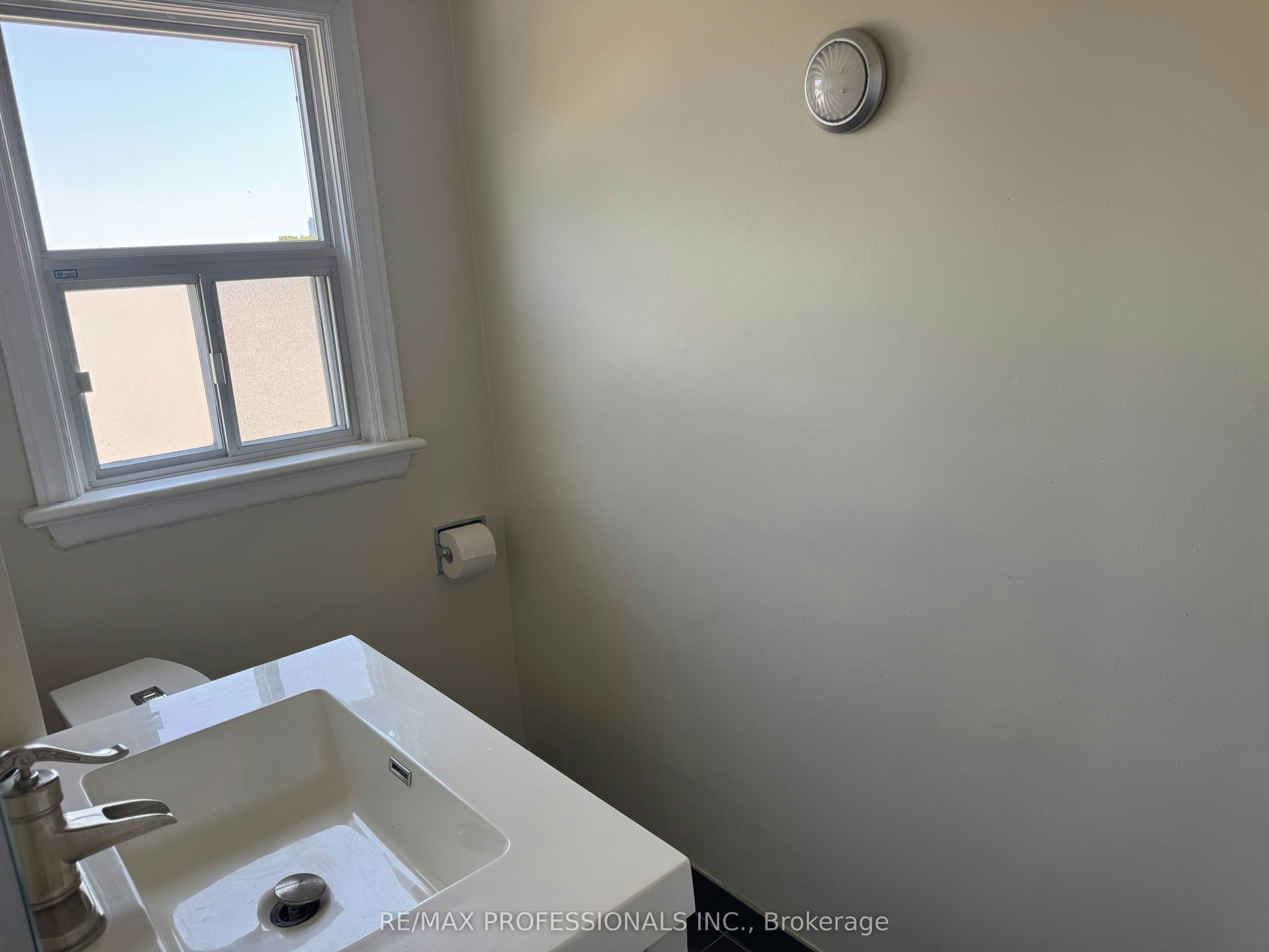 Main-145 Yorkview Drive, Toronto, ON, M8Z 2G5 - 10