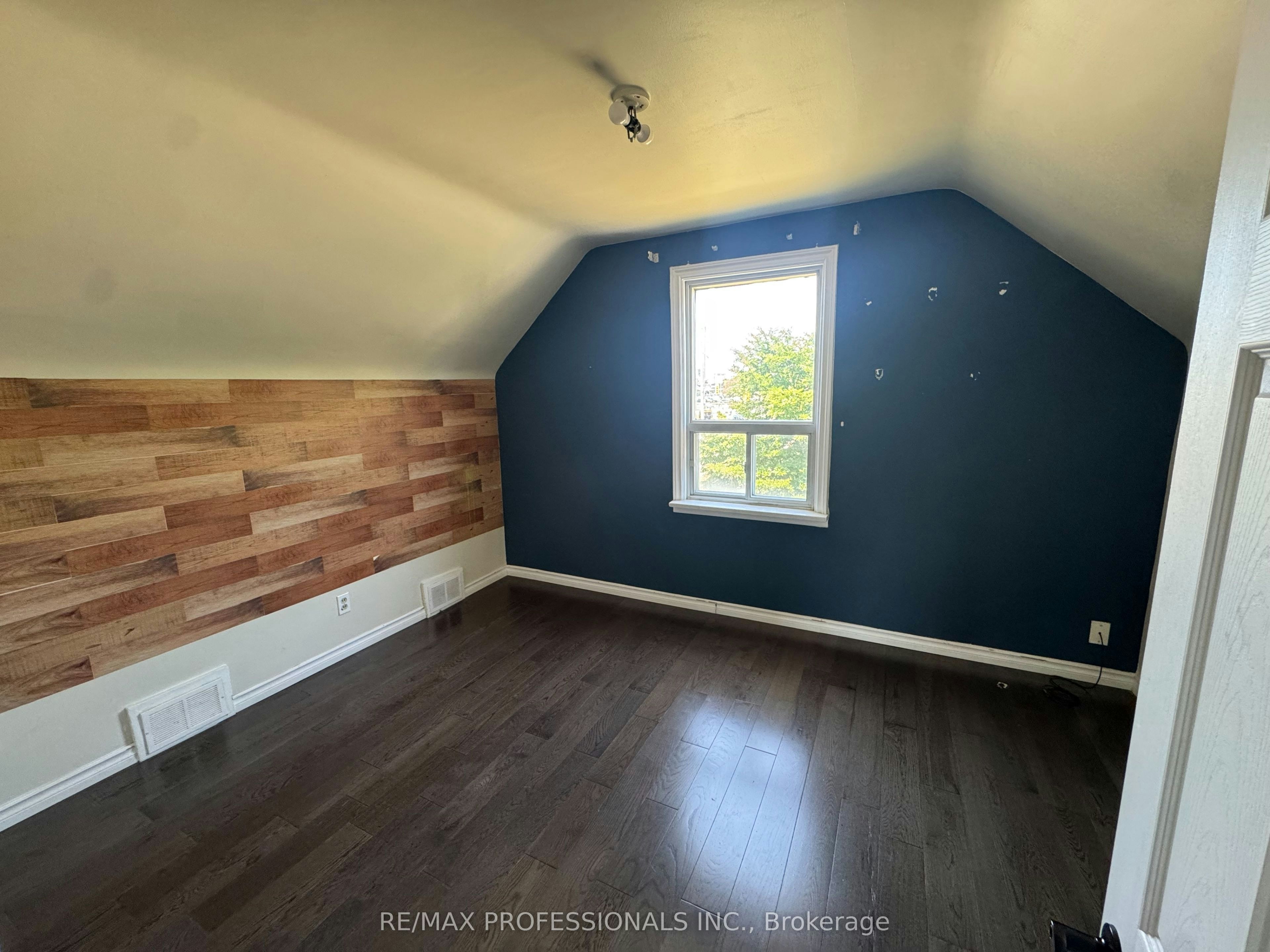 Main-145 Yorkview Drive, Toronto, ON, M8Z 2G5 - 9