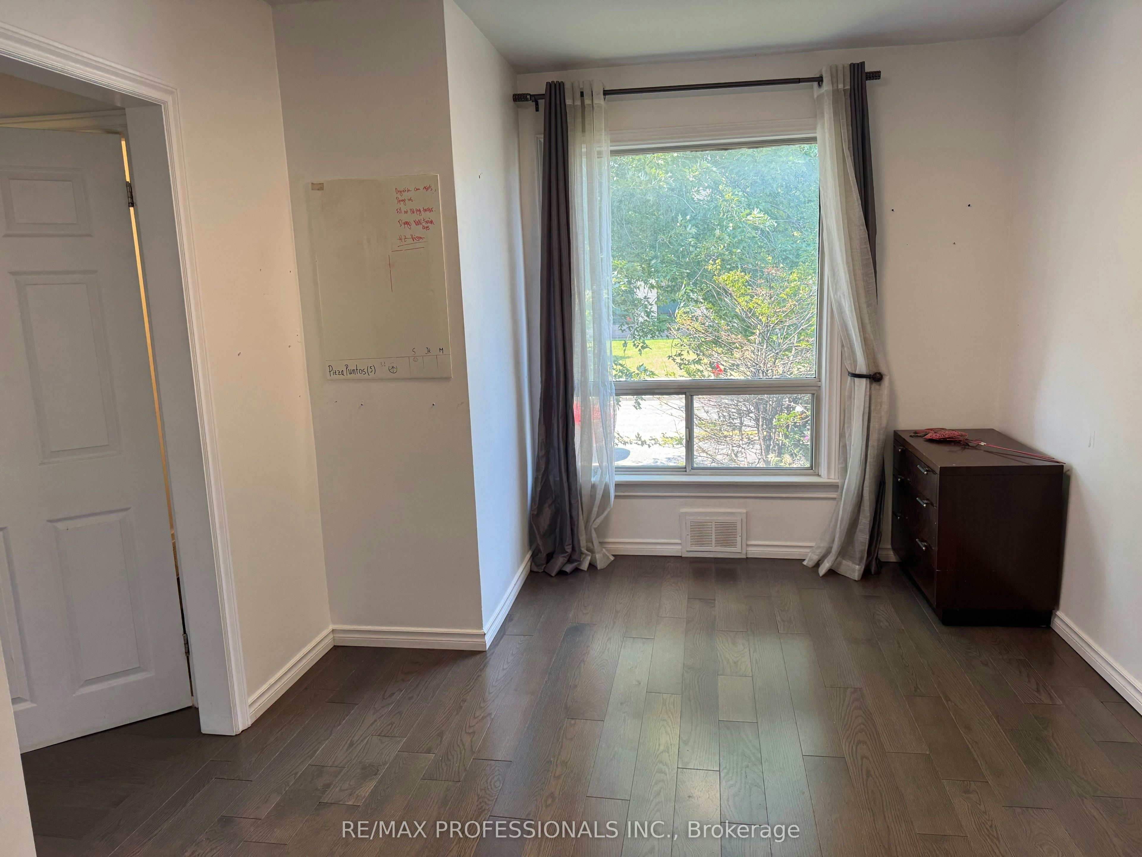 Main-145 Yorkview Drive, Toronto, ON, M8Z 2G5 - 4