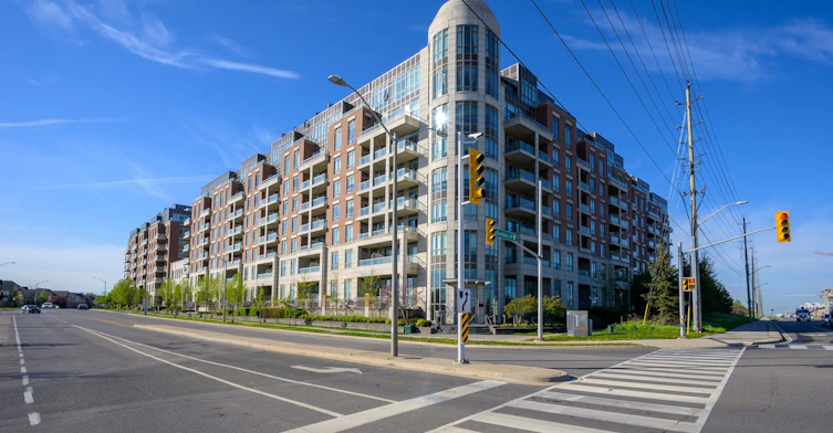 624-2480 Prince Michael Drive, Oakville, ON, L6H 0H1