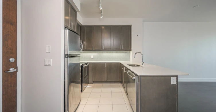 624-2480 Prince Michael Drive, Oakville, ON, L6H 0H1 - 14