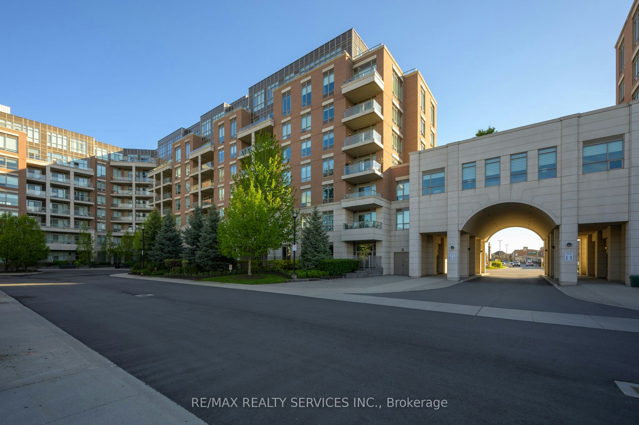 624-2480 Prince Michael Drive, Oakville, ON, L6H 0H1 - 2
