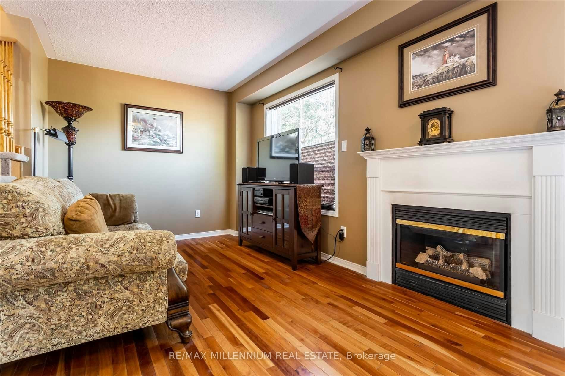 13 Dawson Crescent, Milton, ON, L9T 5H8 - 2