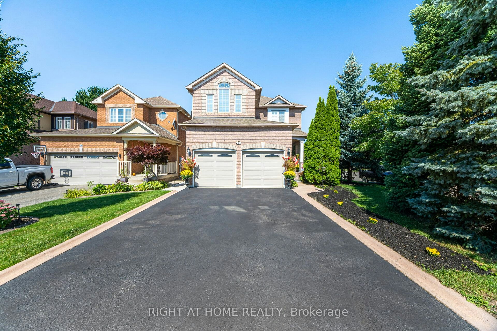 2 Melrose Gardens, Brampton, ON, L7A 1J7