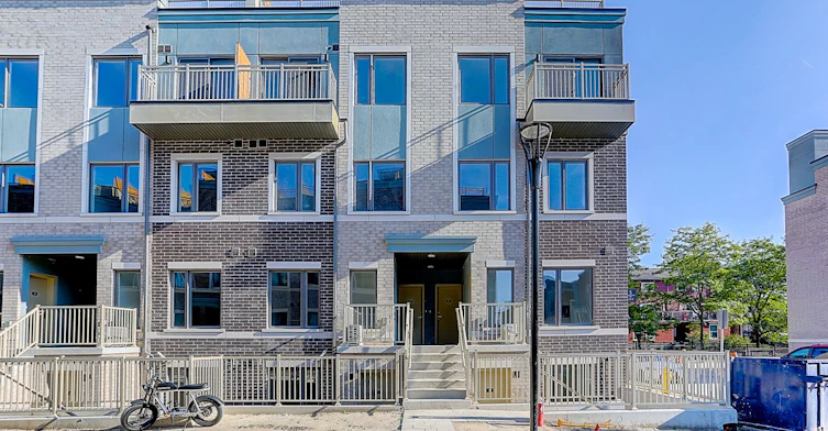 71-5 William Jackson Way, Toronto, ON, M8V 0J8