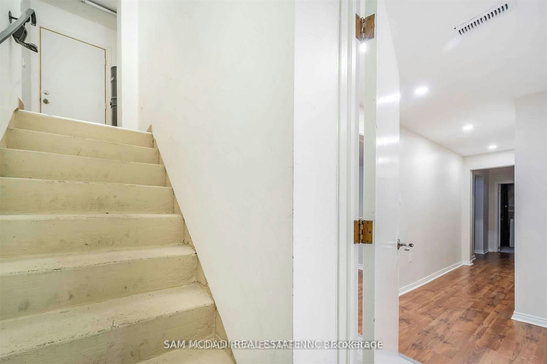 2212 Florian (Lower) Road, Mississauga, ON, L5A 2M4 - 22