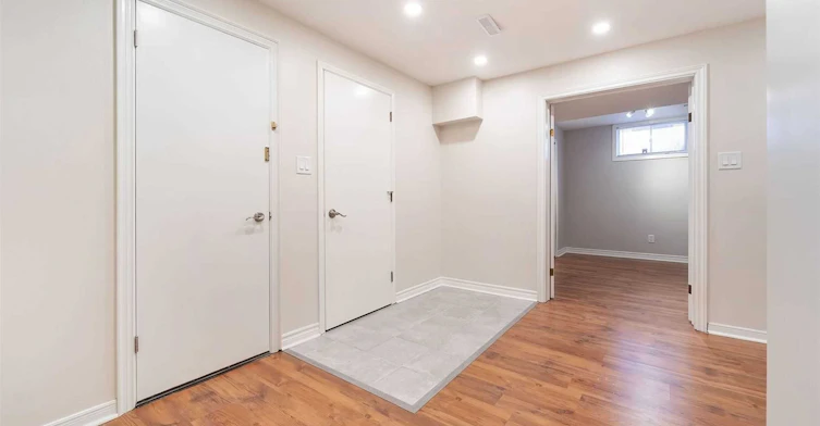 2212 Florian (Lower) Road, Mississauga, ON, L5A 2M4 - 3
