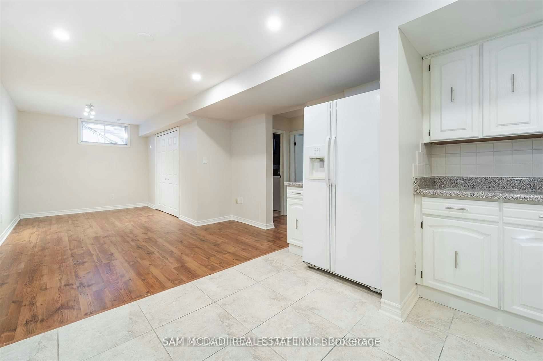 2212 Florian (Lower) Road, Mississauga, ON, L5A 2M4 - 17