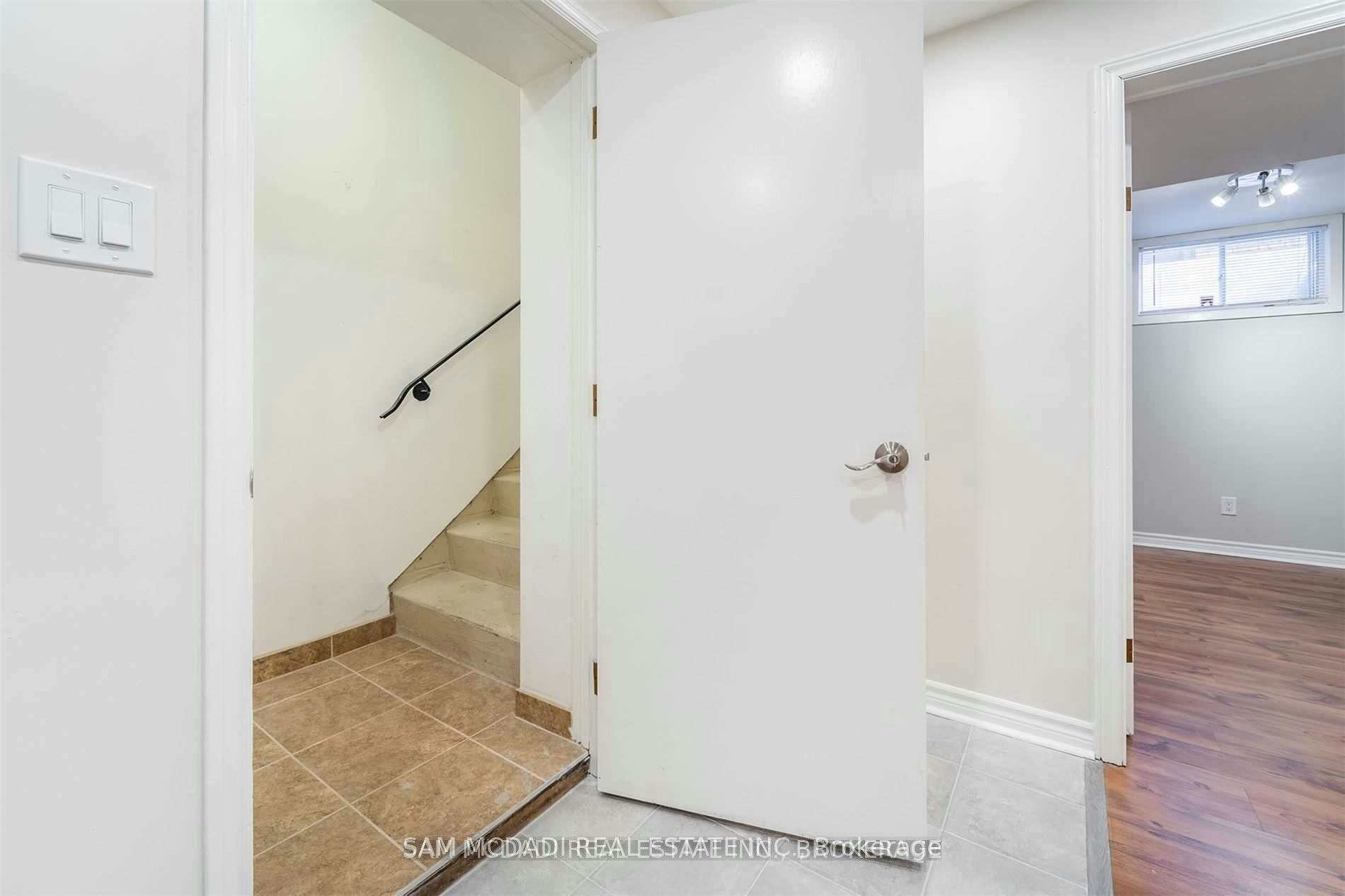 2212 Florian (Lower) Road, Mississauga, ON, L5A 2M4 - 21
