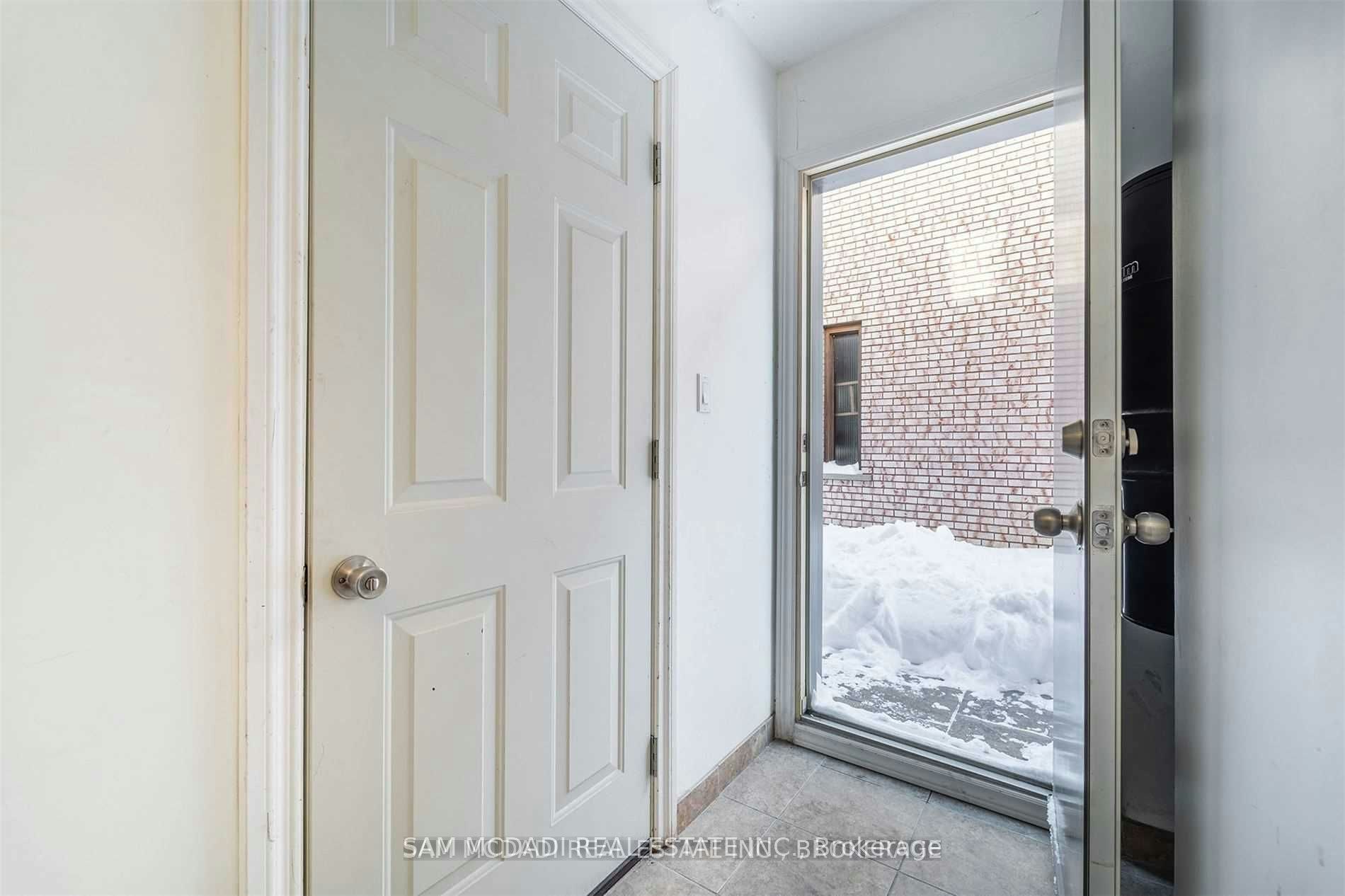 2212 Florian (Lower) Road, Mississauga, ON, L5A 2M4 - 23