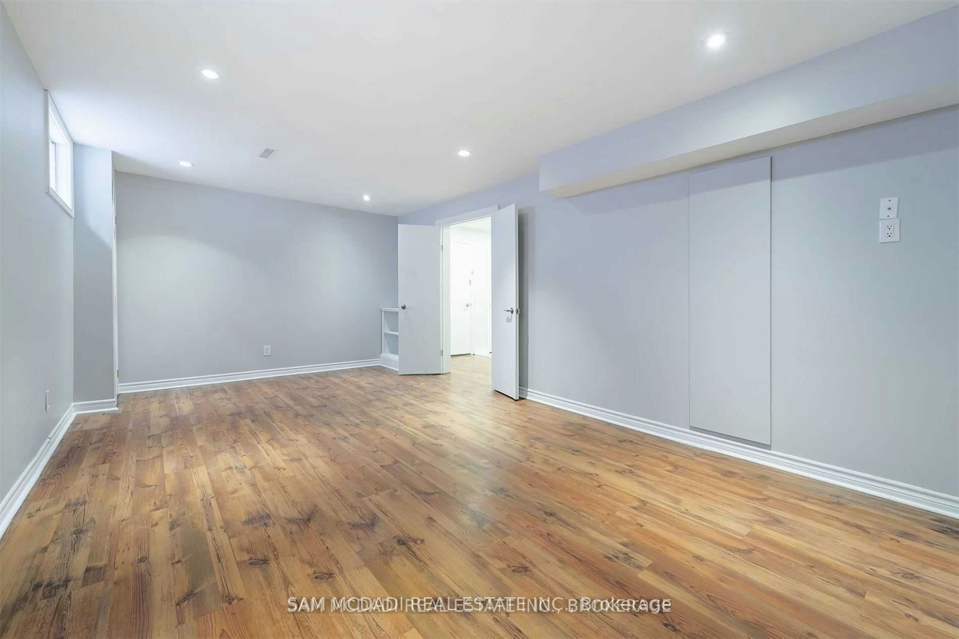 2212 Florian (Lower) Road, Mississauga, ON, L5A 2M4 - 9