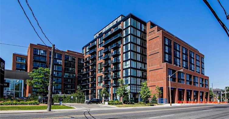 706-2300 St Clair Avenue W, Toronto, ON, M6N 0B3