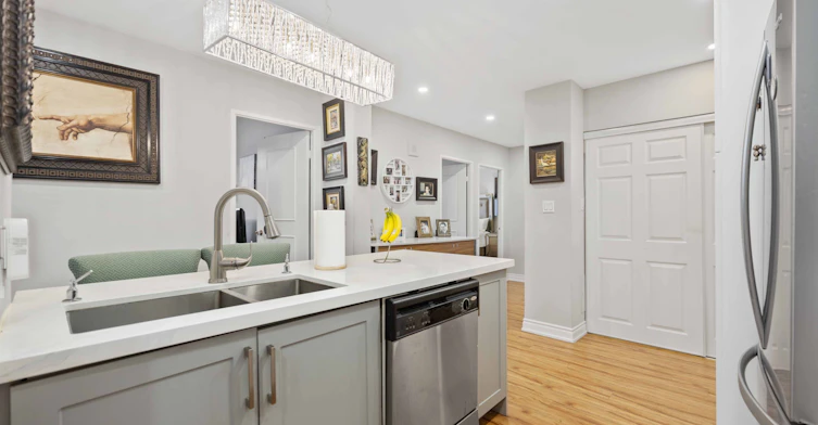 2315-320 Dixon Road, Toronto, ON, M9R 1S8 - 5