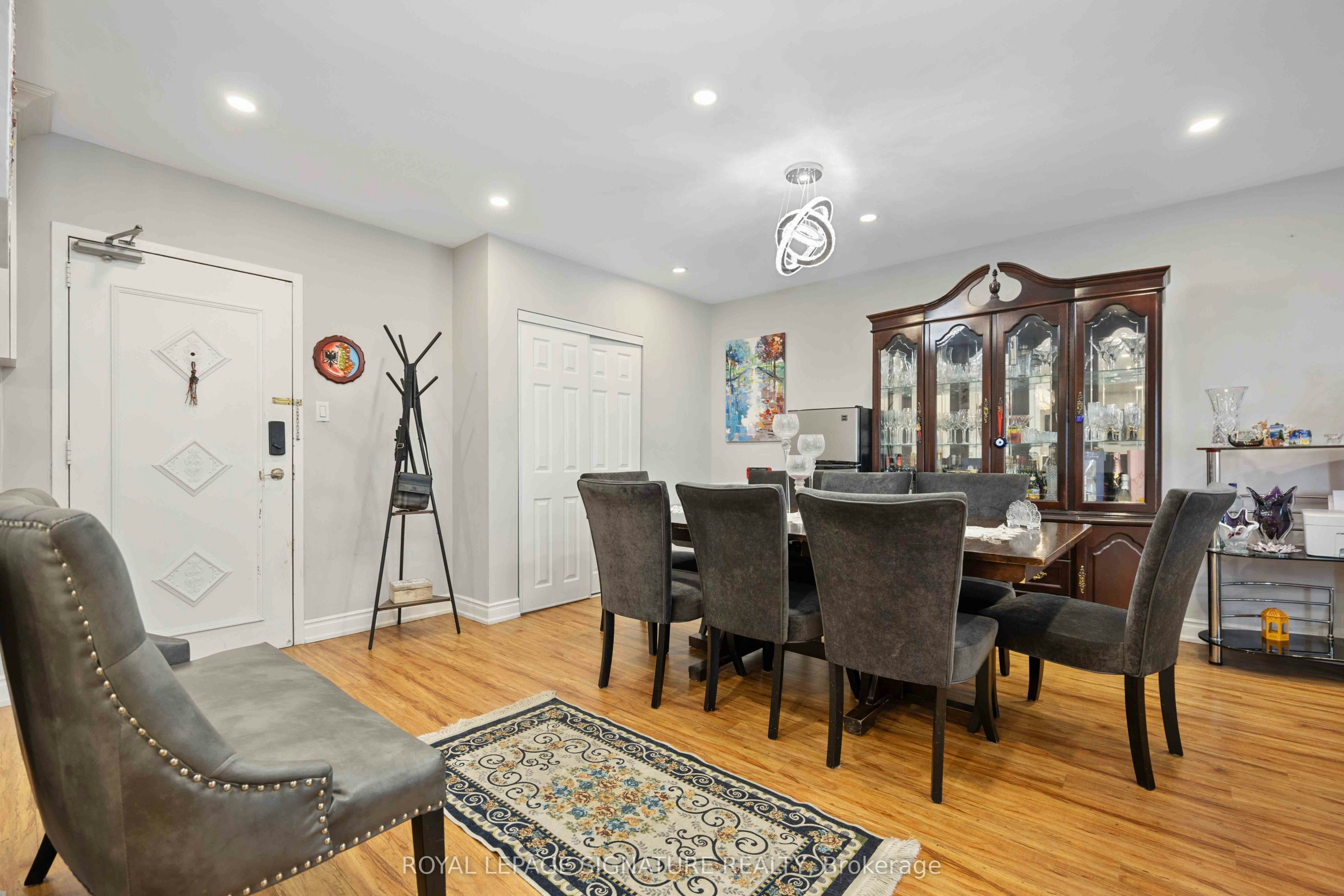 2315-320 Dixon Road, Toronto, ON, M9R 1S8 - 2