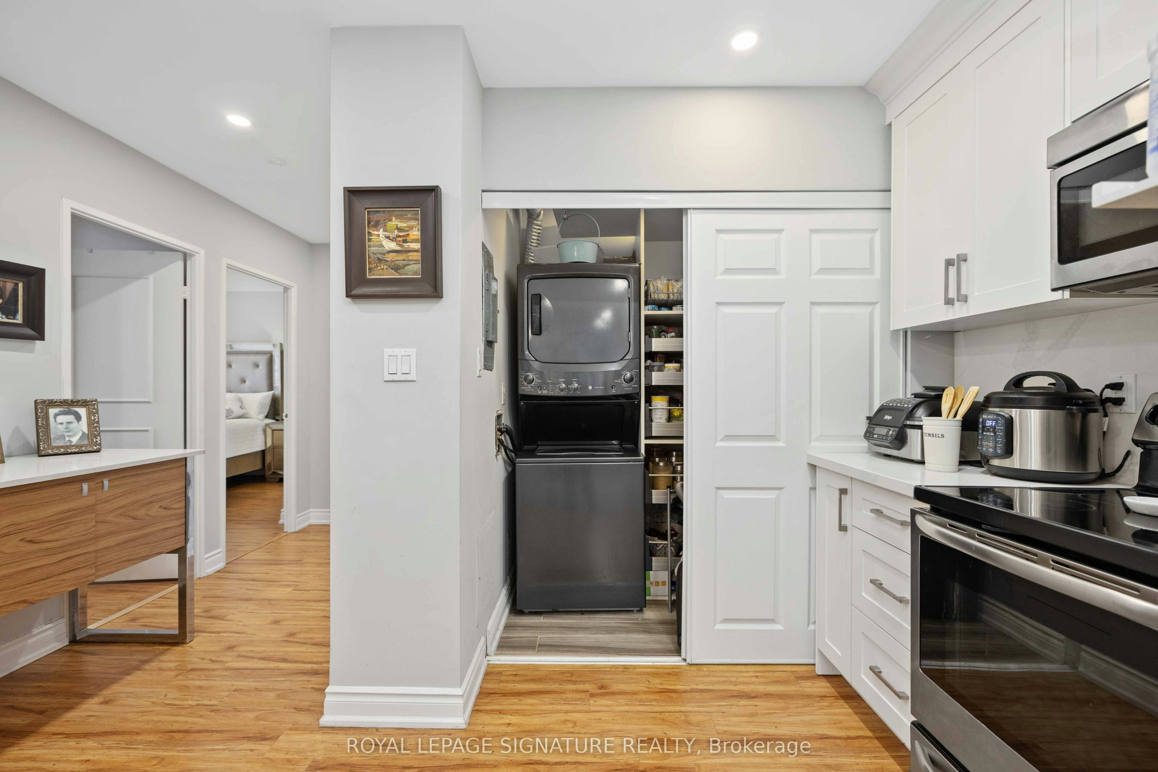 2315-320 Dixon Road, Toronto, ON, M9R 1S8 - 13
