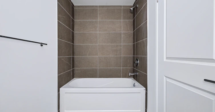 503A-115 Nipissing Road, Milton, ON, L9T 1R3 - 11