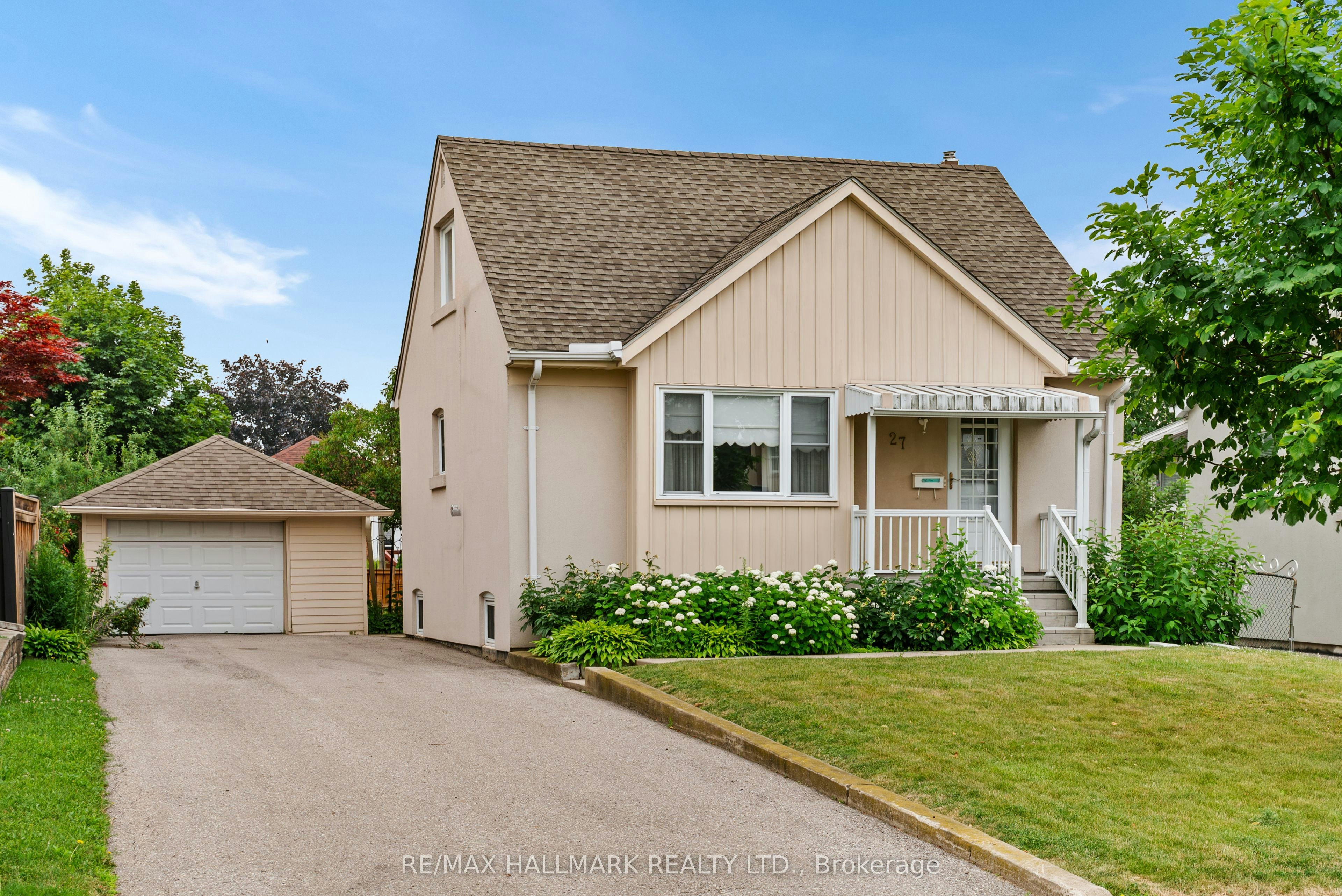 27 Sunray Crescent, Toronto, ON, M3M 2C4