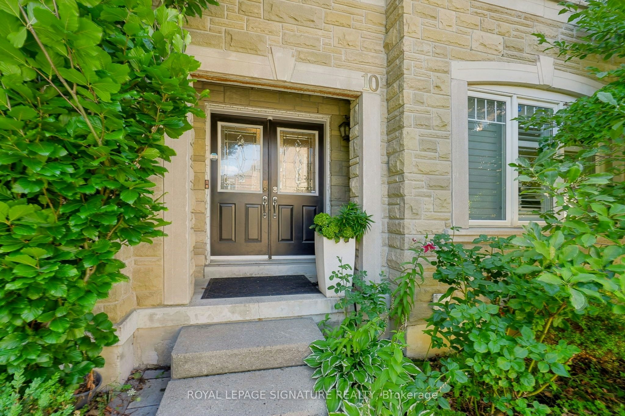 10 Clockwork Lane, Toronto, ON, M8Y 4H5 - 4