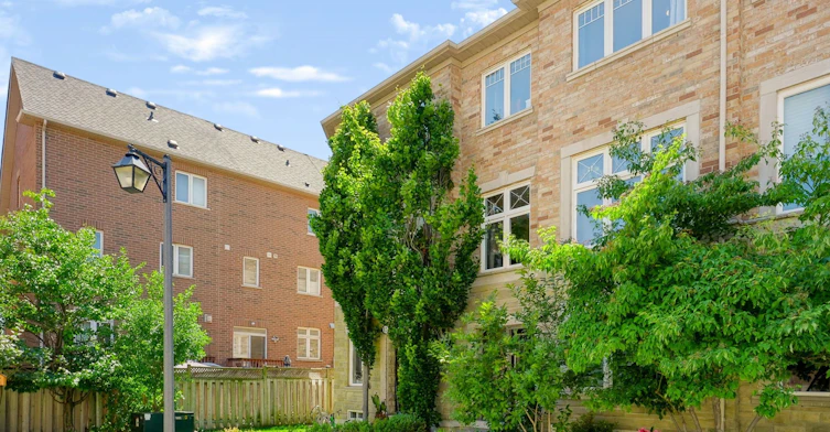 10 Clockwork Lane, Toronto, ON, M8Y 4H5 - 2