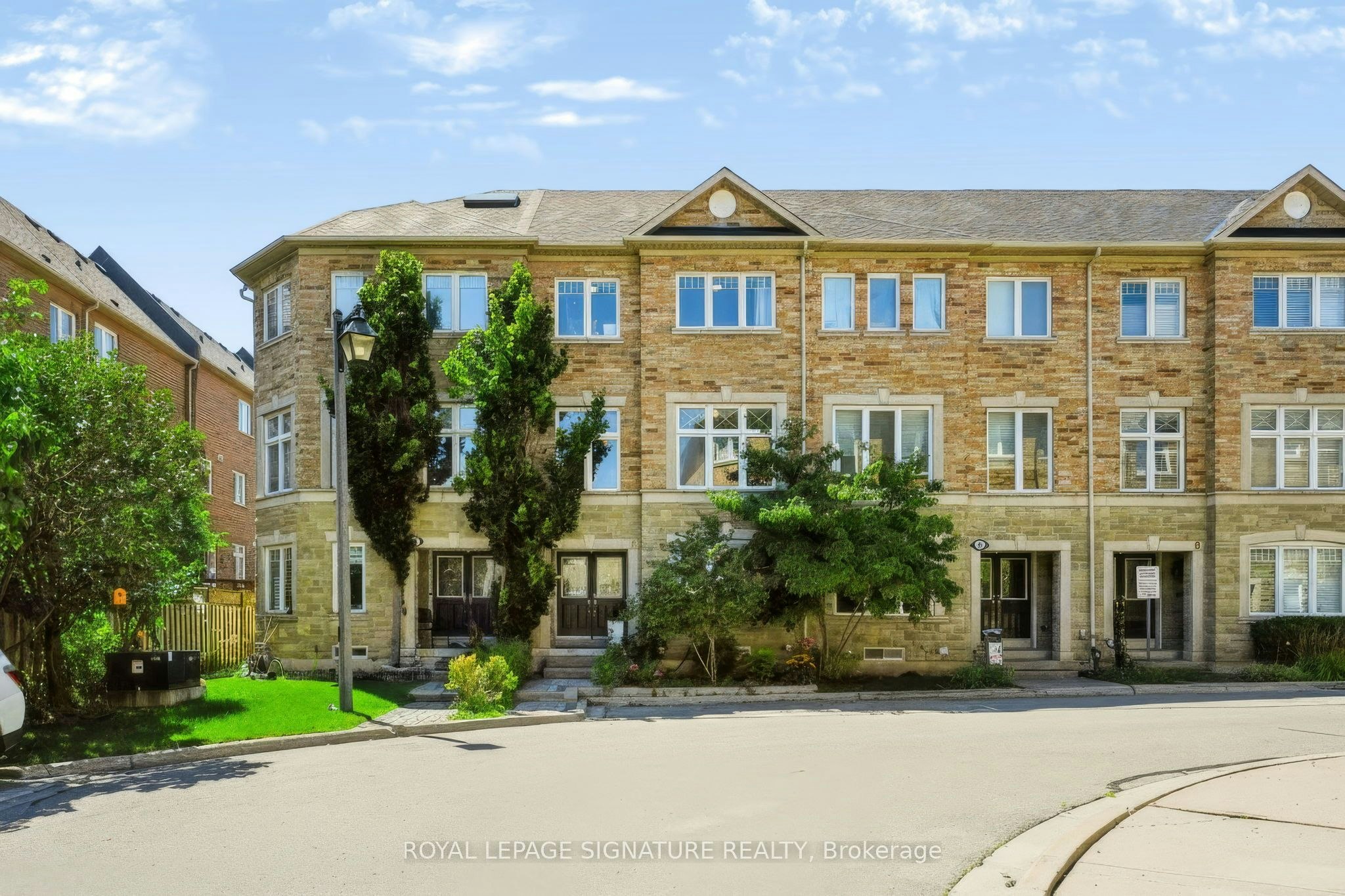10 Clockwork Lane, Toronto, ON, M8Y 4H5 - 3