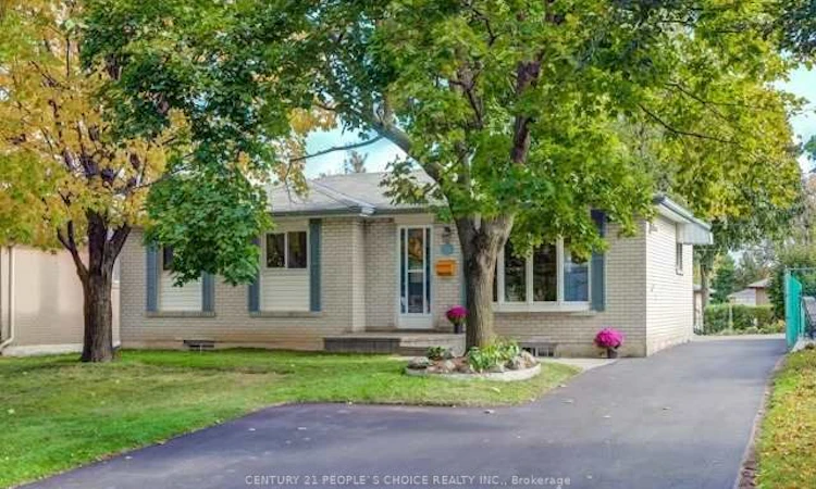 13 Brookdale Crescent