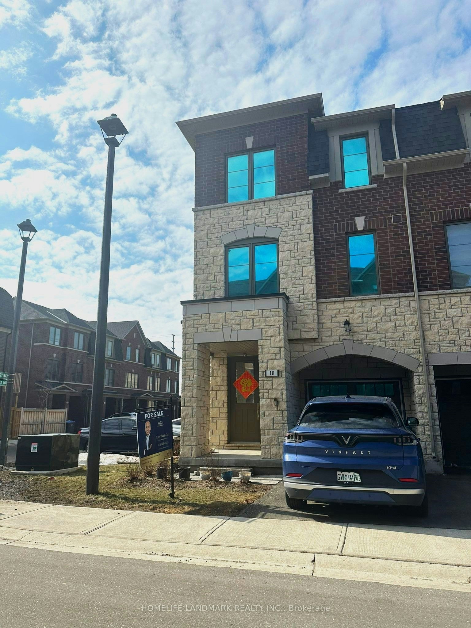 18 Lavinia Road, Brampton, ON, L6P 4N8