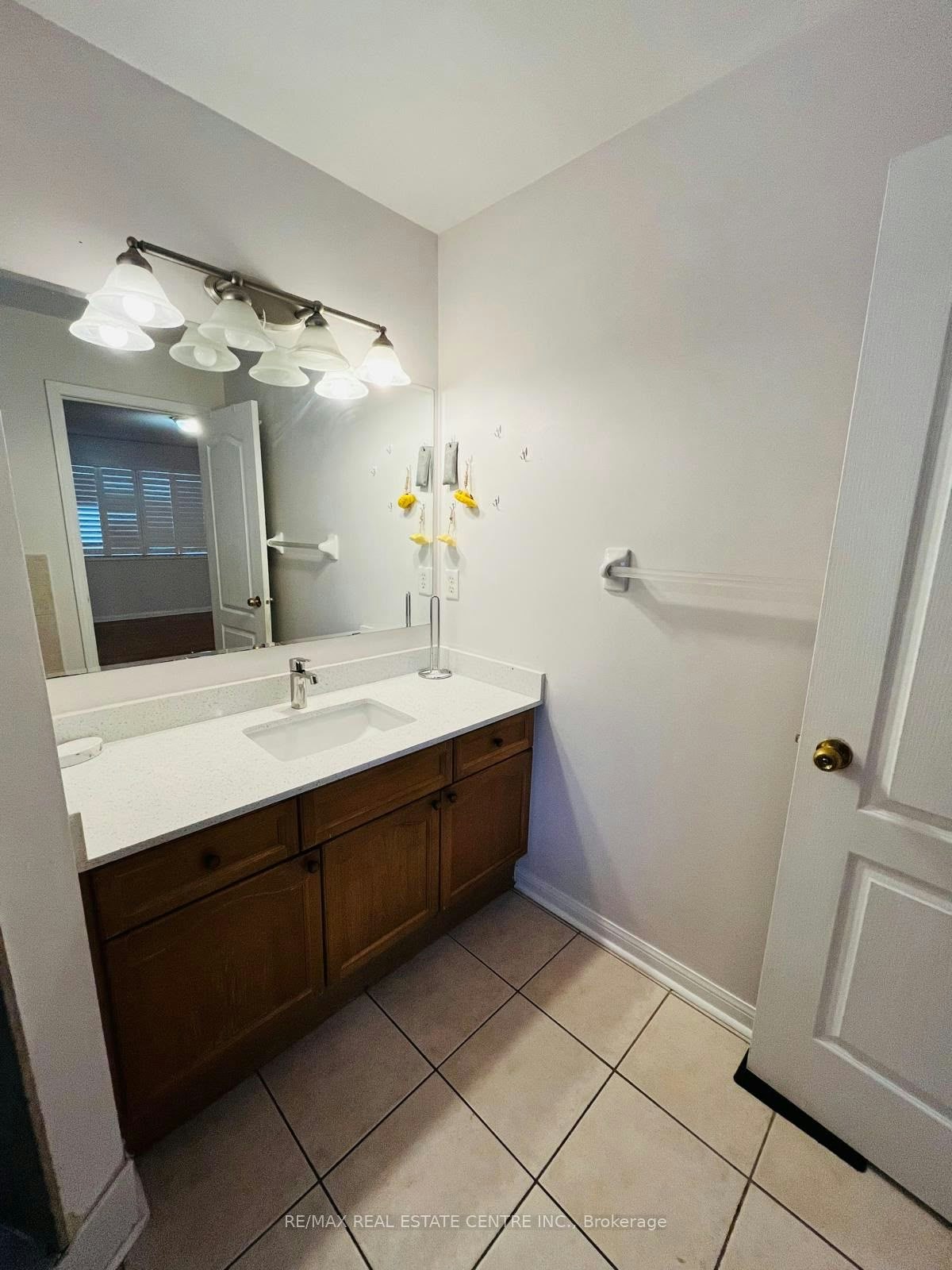 UPPER LEVEL-48 Herdwick Street, Brampton, ON, L6S 6L7 - 9