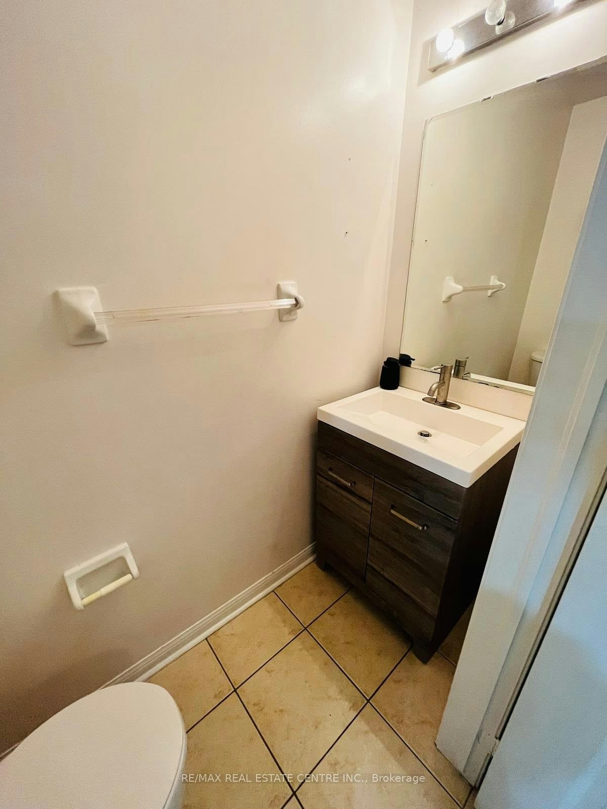 UPPER LEVEL-48 Herdwick Street, Brampton, ON, L6S 6L7 - 2