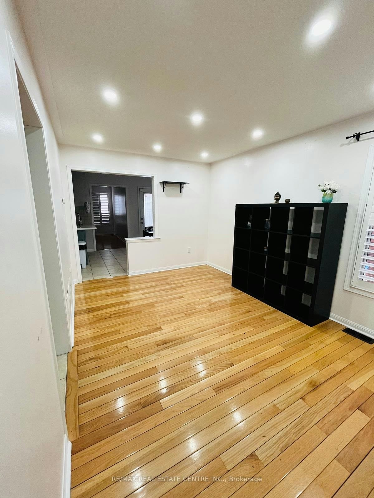 UPPER LEVEL-48 Herdwick Street, Brampton, ON, L6S 6L7 - 10