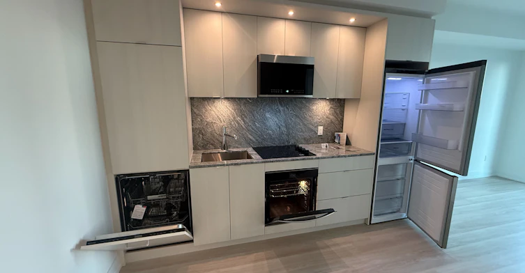 1307-60 Central Park Roadway N/A, Toronto, ON, M9A 0E6 - 4