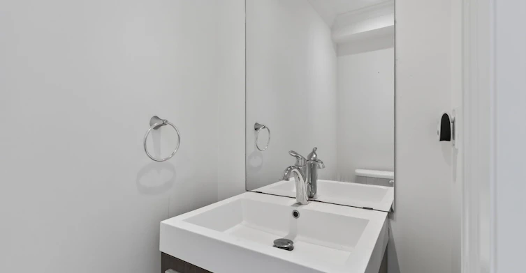 56 Edgehill Road, Toronto, ON, M9A 4N5 - 14