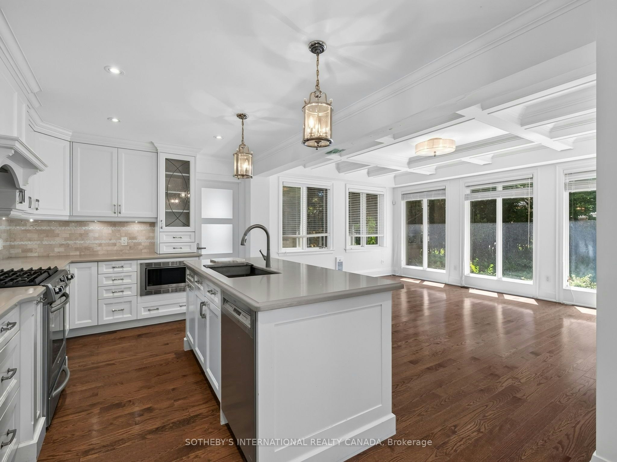 56 Edgehill Road, Toronto, ON, M9A 4N5 - 7