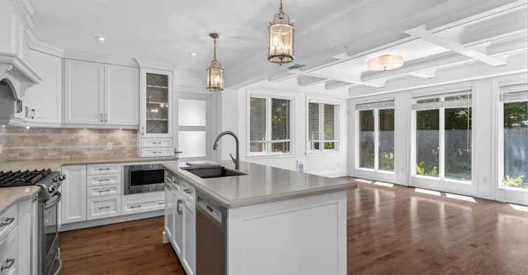 56 Edgehill Road, Toronto, ON, M9A 4N5 - 7