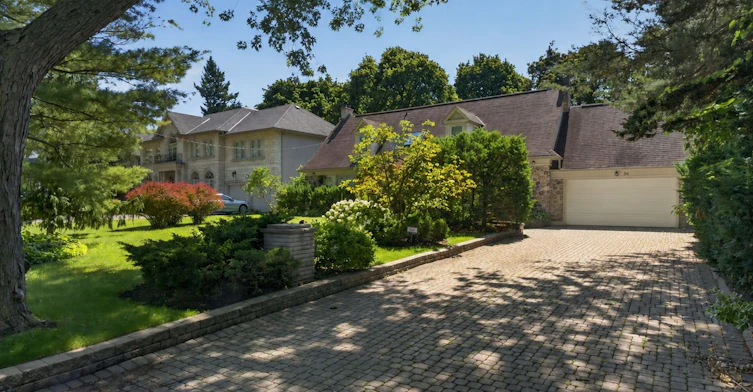 56 Edgehill Road, Toronto, ON, M9A 4N5 - 2