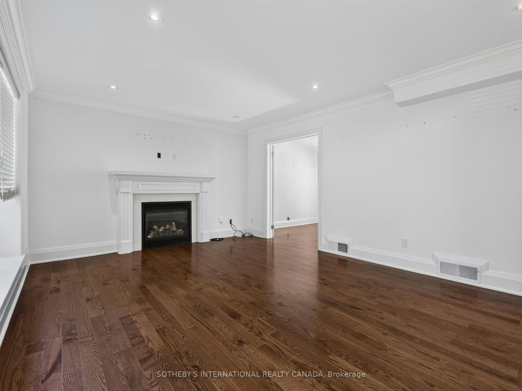 56 Edgehill Road, Toronto, ON, M9A 4N5 - 4