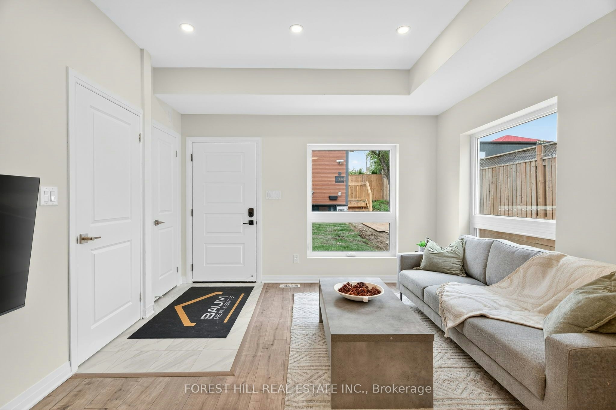 D-52 Albright Avenue, Toronto, ON, M8W 1X2