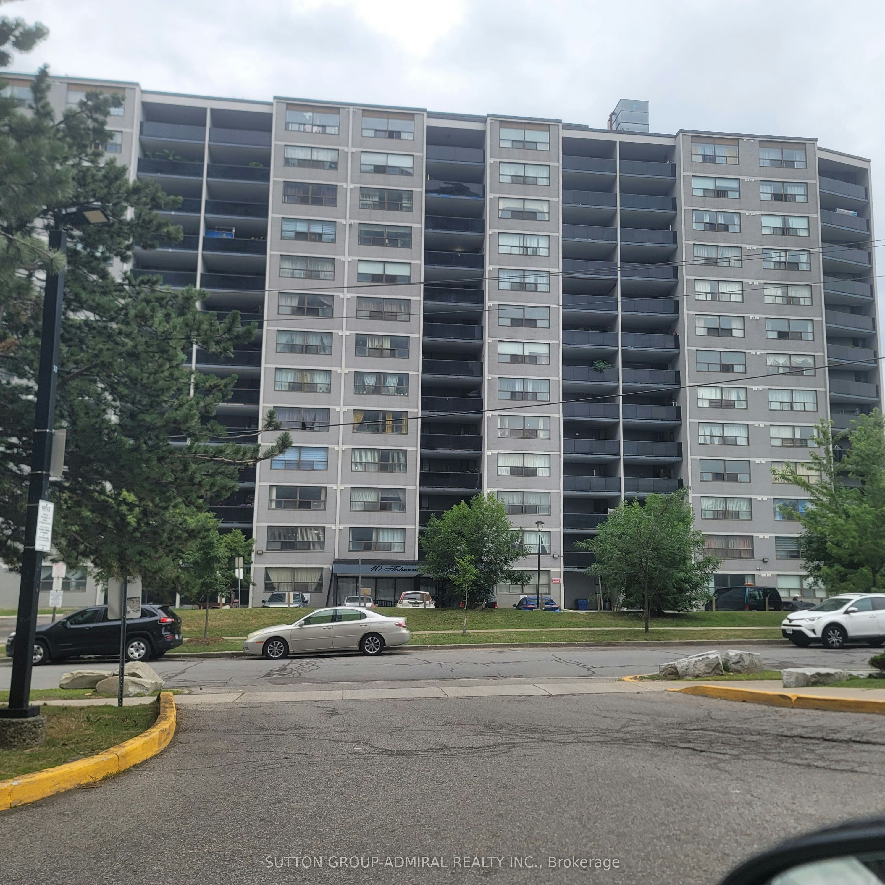 802-10 Tobermory Drive, Toronto, ON, M3N 2Y5