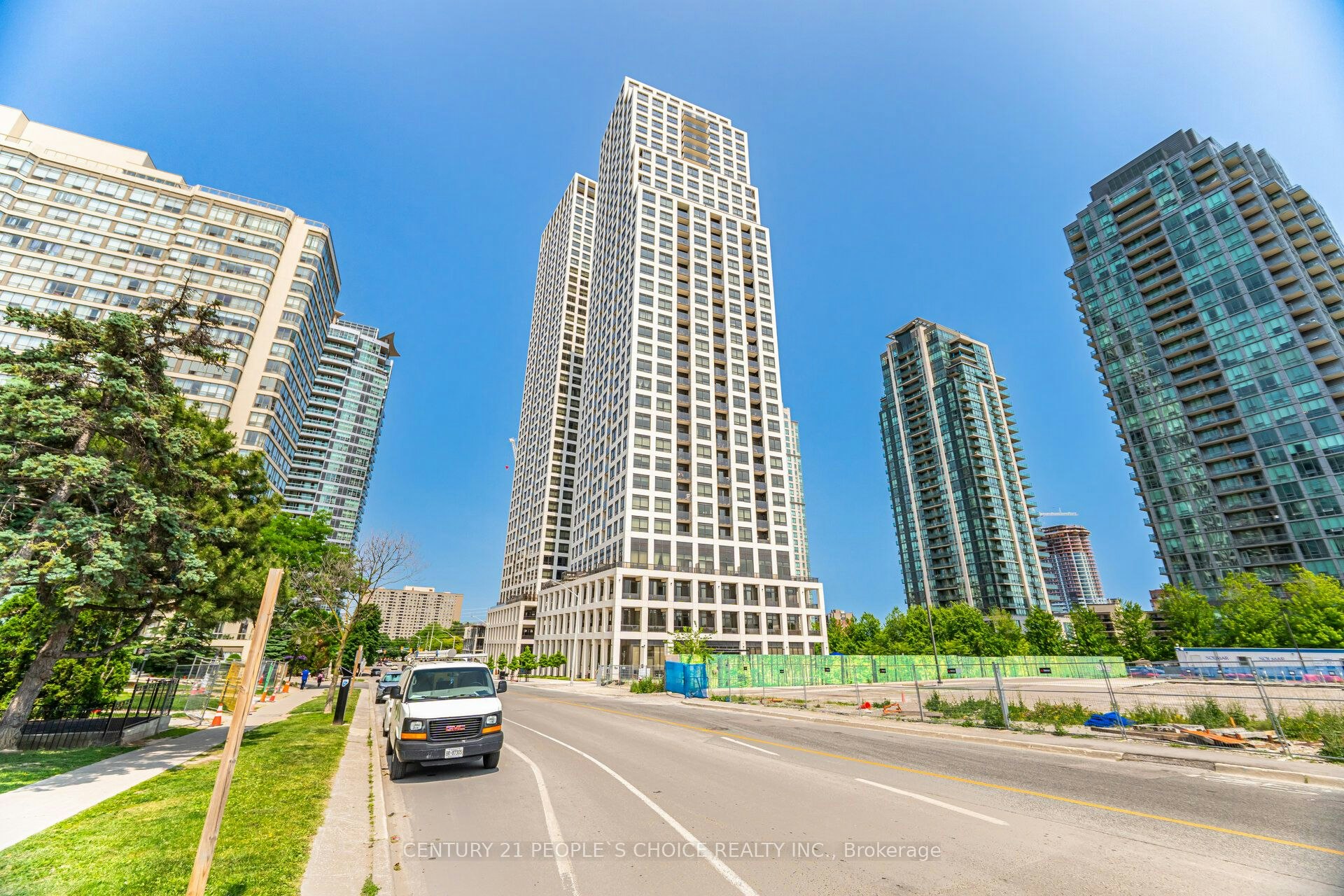 606-36 Elm Drive W, Mississauga, ON, L5B 0N3