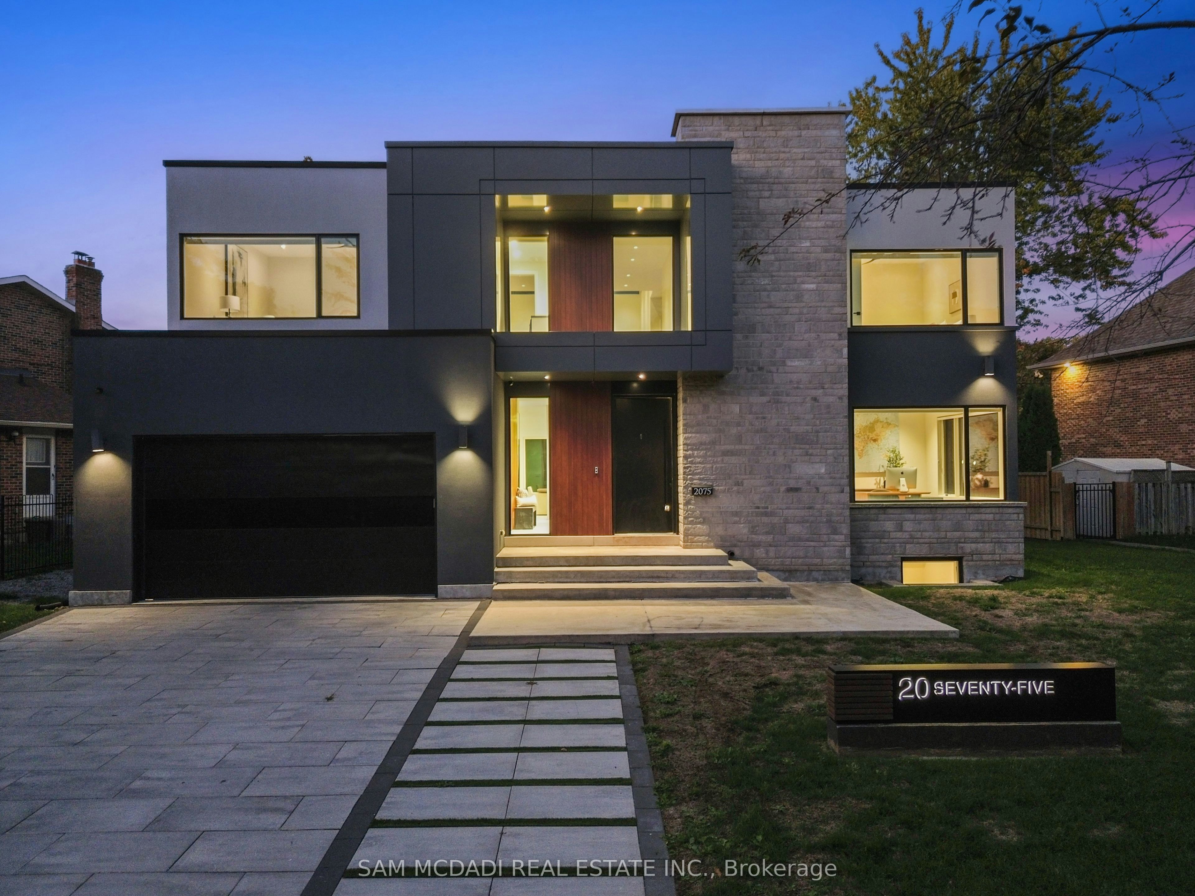 2075 Shawanaga Trail, Mississauga, ON, L5H 3Z3